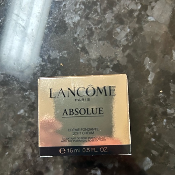 Lancôme ABSOLUE Travel Set - Picture 3 of 5
